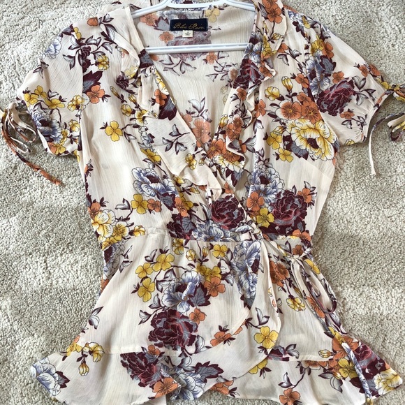 Francesca's Collections Tops - Francesca’s Blouse